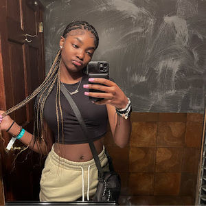 Meet your Posher, Yasmine